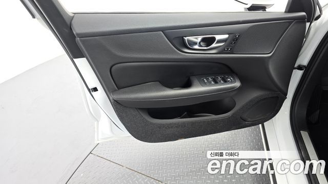 Volvo S60 2020 — photo 14