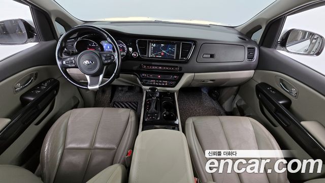 Kia Canival 2016 — photo 7