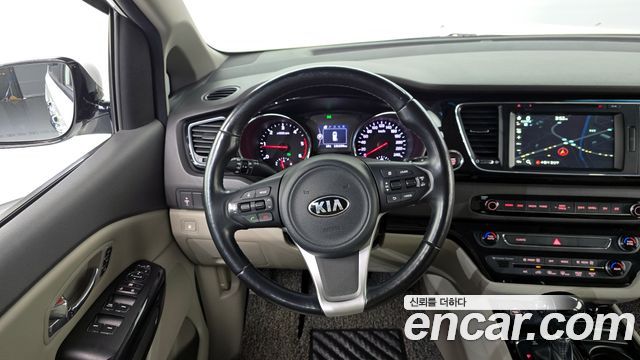Kia Canival 2016 — photo 13