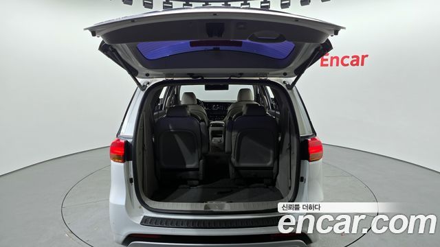 Kia Canival 2016 — photo 20