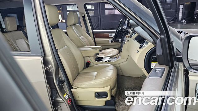 Land Rover Discovery 2016 — photo 12