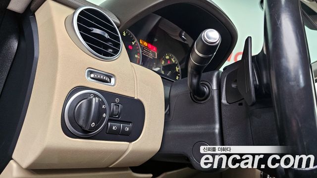Land Rover Discovery 2016 — photo 15