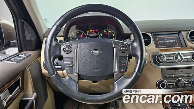 Land Rover Discovery 2016 — photo 16