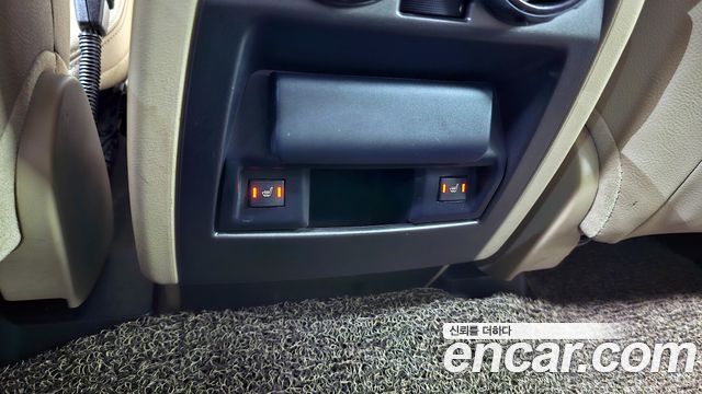 Land Rover Discovery 2016 — photo 19