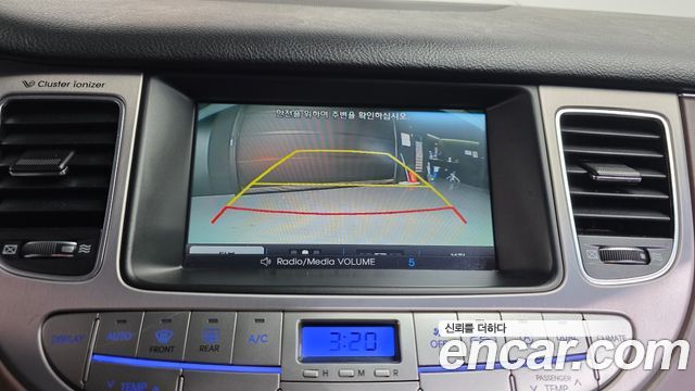 Hyundai Genesis 2013 — photo 16