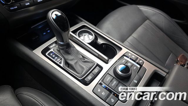 Hyundai Genesis 2016 — photo 9