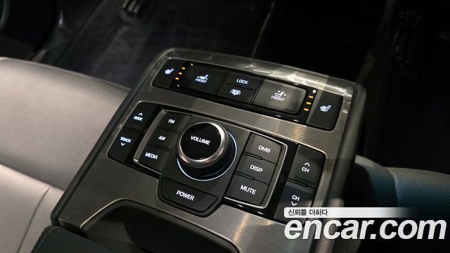 Hyundai Genesis 2016 — photo 17