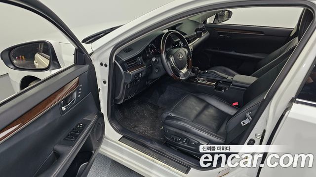 Lexus ES 2014 — photo 10