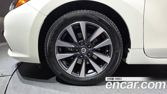 Nissan Altima 2017 — photo 5