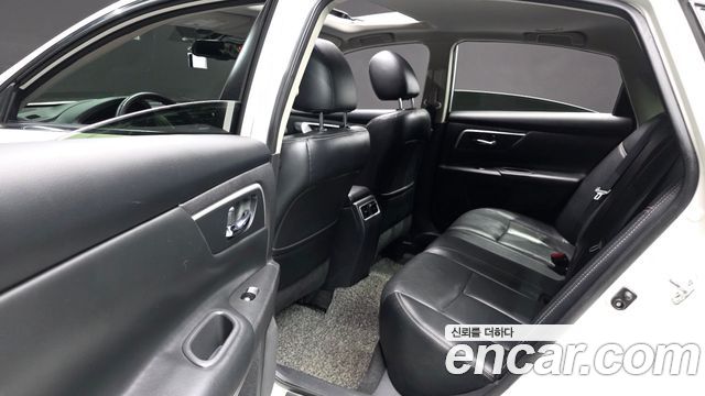 Nissan Altima 2017 — photo 12