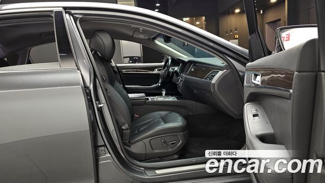 Genesis G80 2017 — photo 11