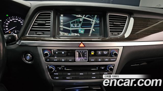 Genesis G80 2017 — photo 15