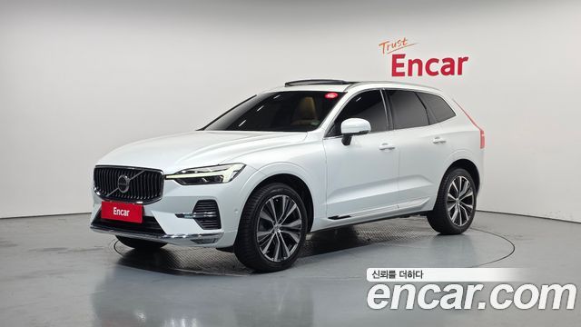 Volvo XC60 2022 — photo 1