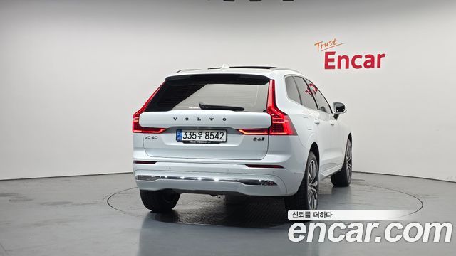 Volvo XC60 2022 — photo 4