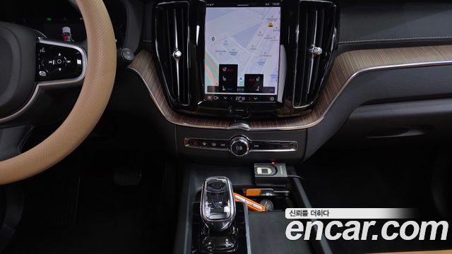 Volvo XC60 2022 — photo 15