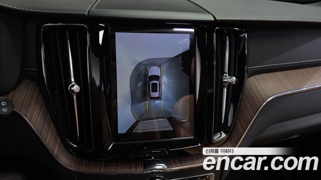 Volvo XC60 2022 — photo 17