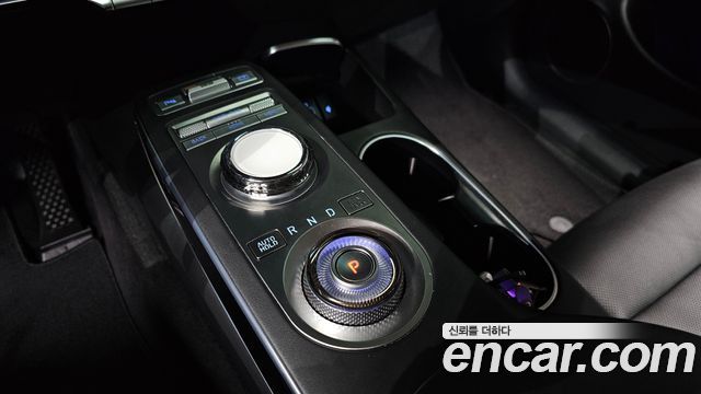 Genesis GV70 2021 — photo 9