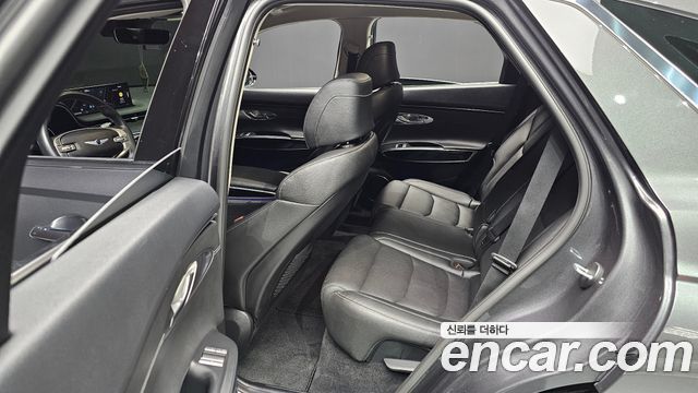 Genesis GV70 2021 — photo 12