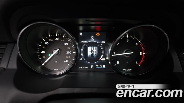 Land Rover Range Rover Evoque 2018 — photo 8