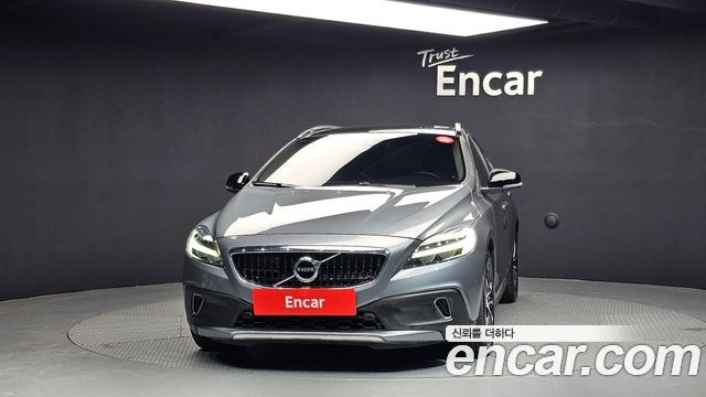 Volvo V40 2019 — photo 3