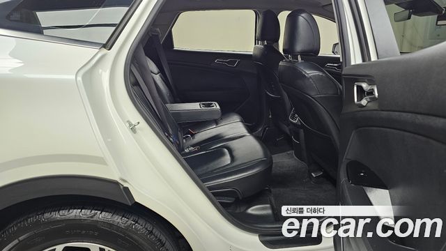 Kia Sportage 2023 — photo 12