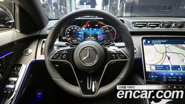 Mercedes-Benz S-Class 2025 — photo 13