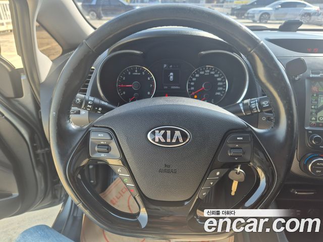 Kia K3 2016 — photo 14