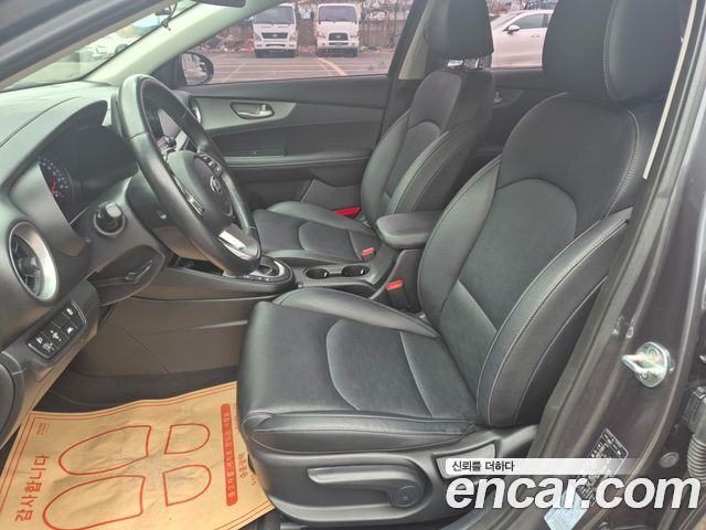 Kia K3 2019 — photo 10