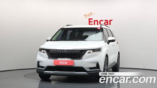 Kia Canival 2023 — photo 3