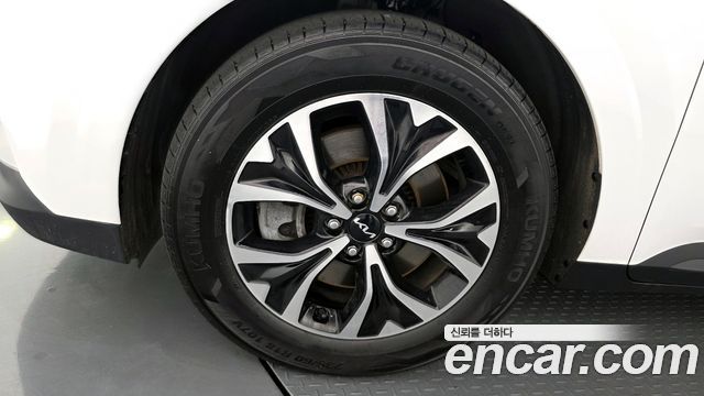 Kia Canival 2023 — photo 5