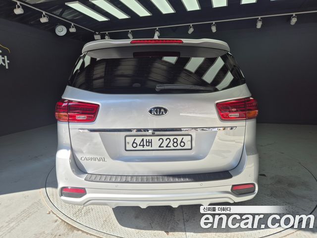 Kia Canival 2019 — photo 4