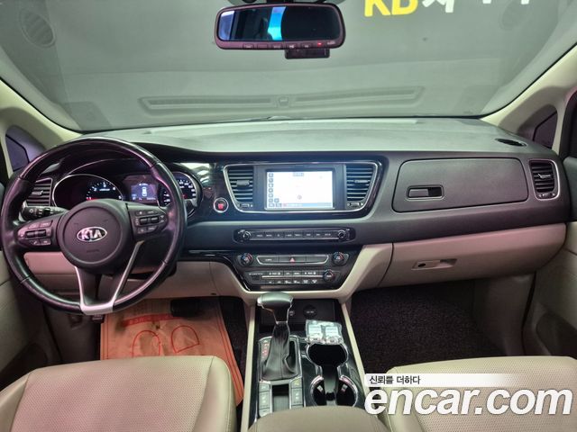 Kia Canival 2019 — photo 7