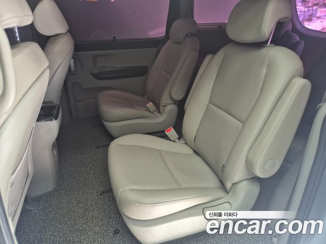 Kia Canival 2019 — photo 11