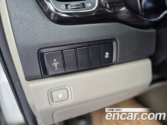 Kia Canival 2019 — photo 18
