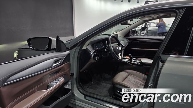 BMW Gran Turismo 2021 — photo 11