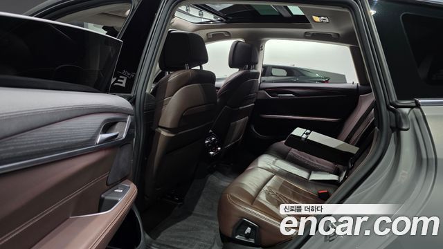 BMW Gran Turismo 2021 — photo 12