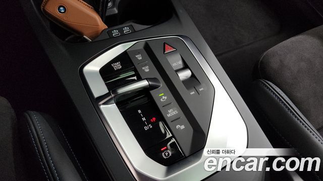 BMW 1-Series 2025 — photo 9
