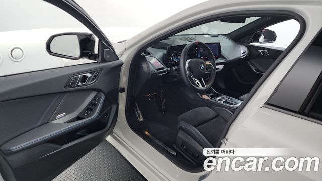 BMW 1-Series 2025 — photo 10