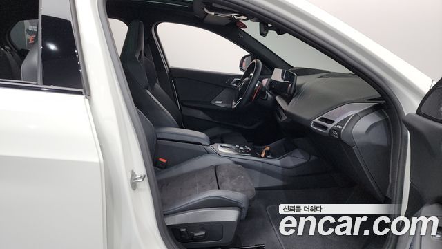 BMW 1-Series 2025 — photo 11