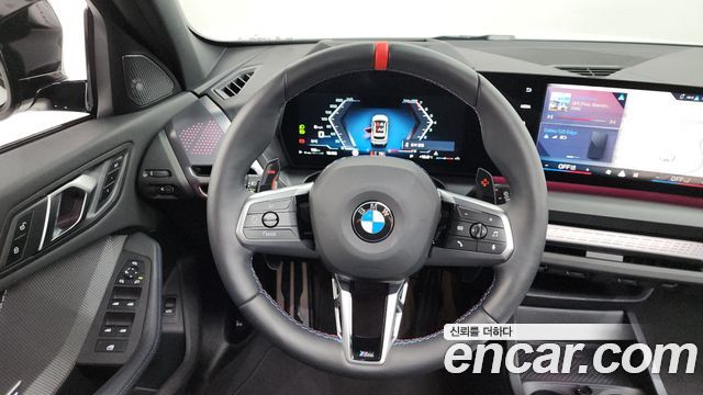 BMW 1-Series 2025 — photo 13