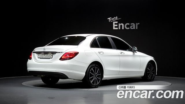 Mercedes-Benz C-Class 2019 — photo 2