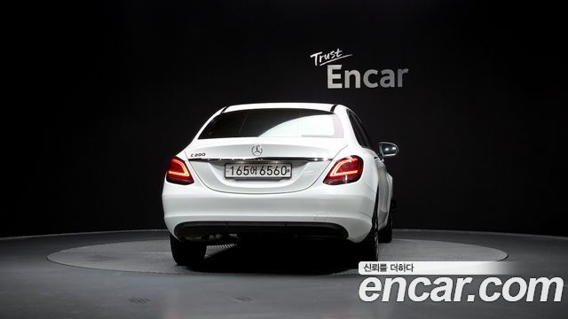 Mercedes-Benz C-Class 2019 — photo 4