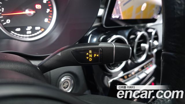 Mercedes-Benz C-Class 2019 — photo 9