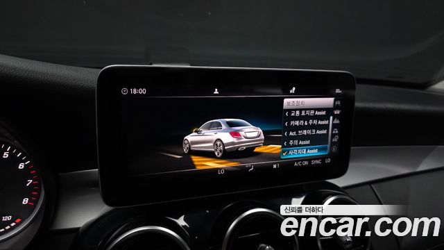 Mercedes-Benz C-Class 2019 — photo 16