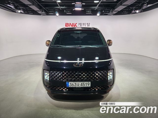 Hyundai Staria 2023 — photo 2