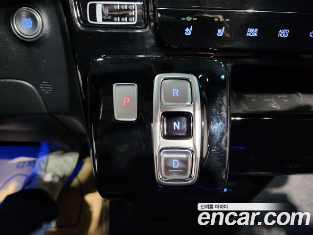 Hyundai Staria 2023 — photo 11