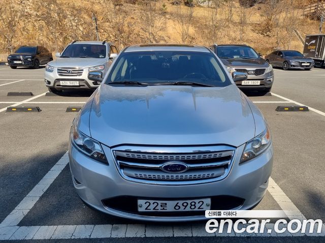 Ford Taurus 2011 — photo 3