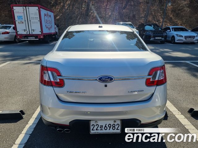 Ford Taurus 2011 — photo 4