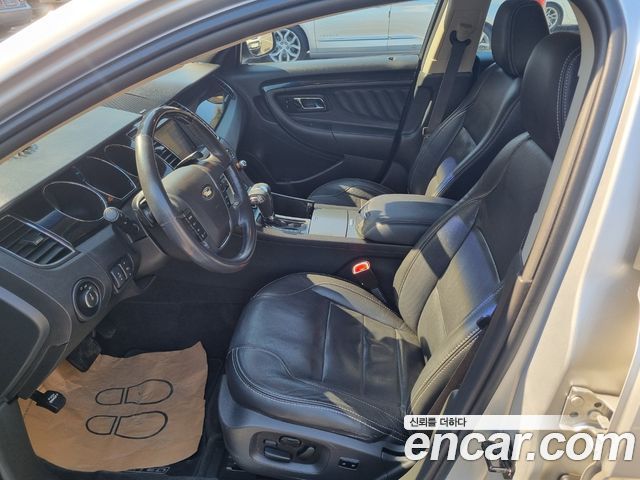 Ford Taurus 2011 — photo 7
