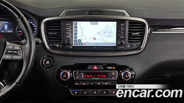 Kia Sorento 2018 — photo 14